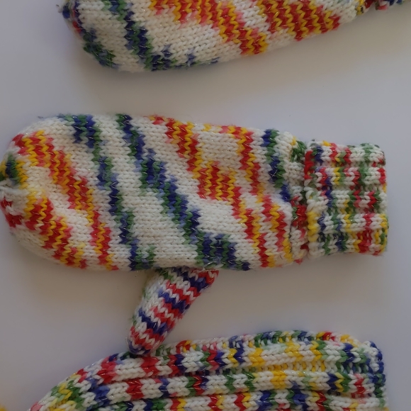 HBC Stripes Pom Pom Toque and Mitts - Picture 6 of 15